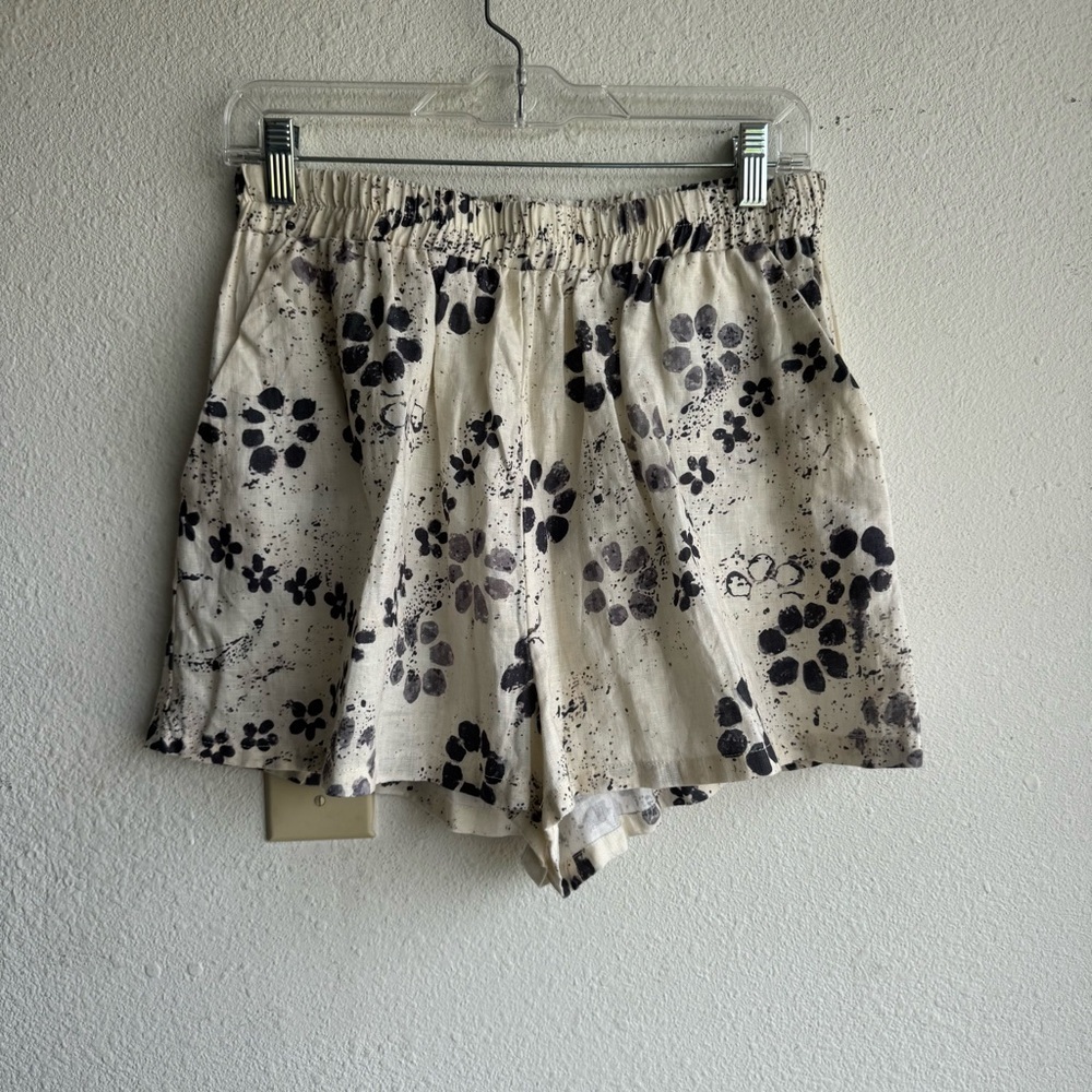 High-Waist Floral Print Women's Shorts - Cream/Black